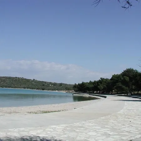 Adi - Great Location Tisno