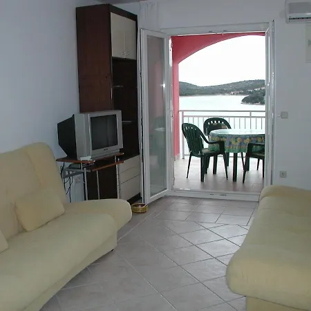 Adi - Great Location